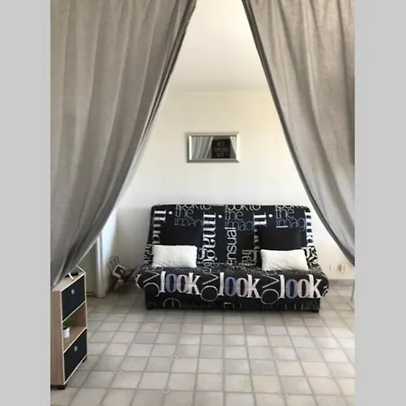 Meuble Classe 2 Etoiles - 30m²