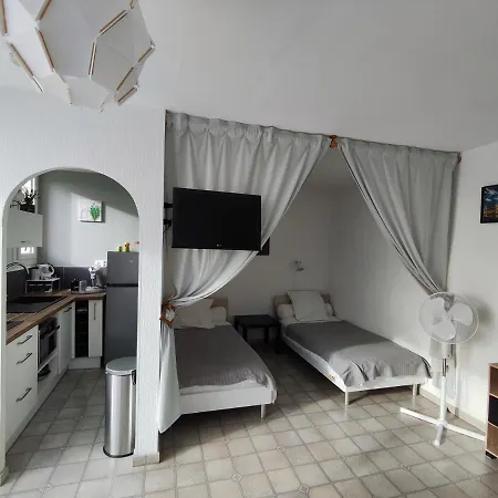 Meuble Classe 2 Etoiles - 30m² アパート グレウー・レ・バン