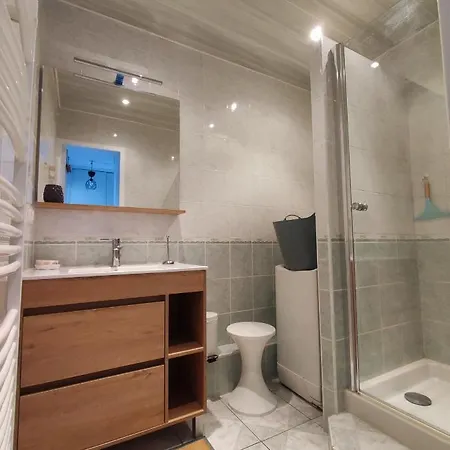 Meuble Classe 2 Etoiles - 30m² * グレウー・レ・バン