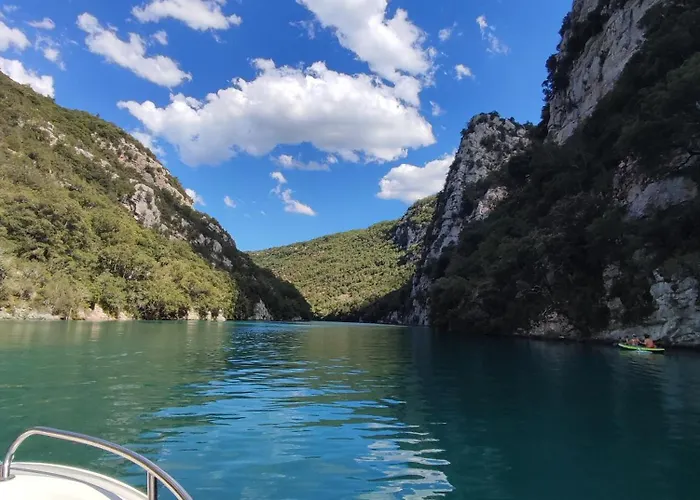 Meuble Classe 2 Etoiles - 30m² Apartment