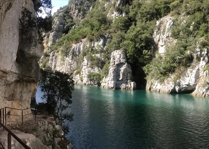 Meuble Classe 2 Etoiles - 30m² *